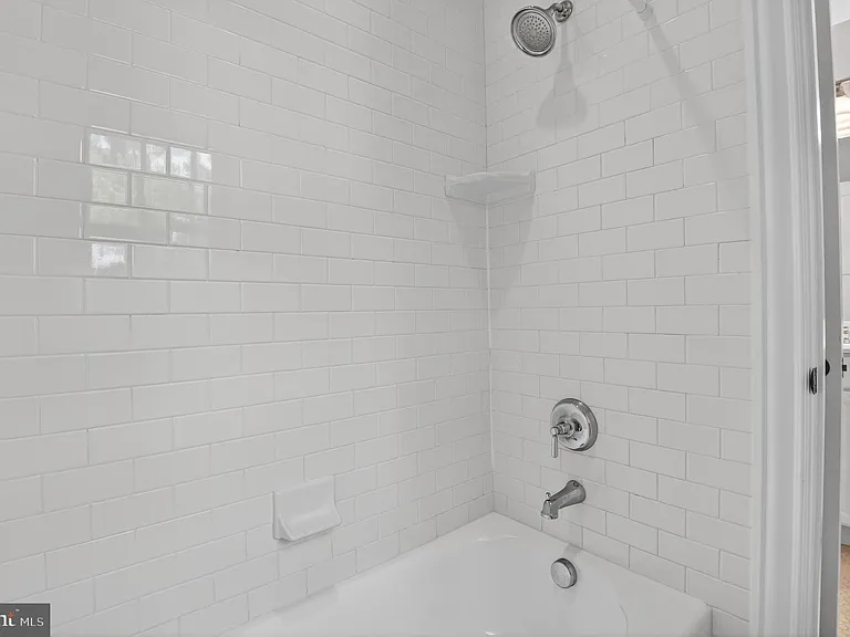 5718 Huntington Pkwy — Photo 59