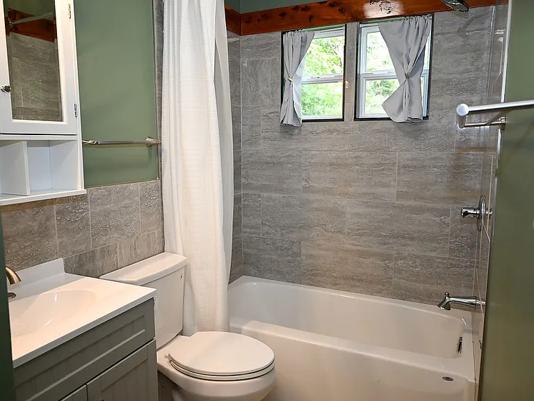 315 Caroline Ave — Photo 47