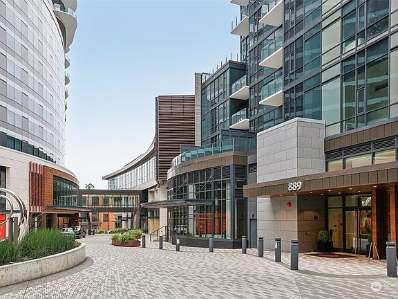 4th image of 889 Avenue Square NE #602