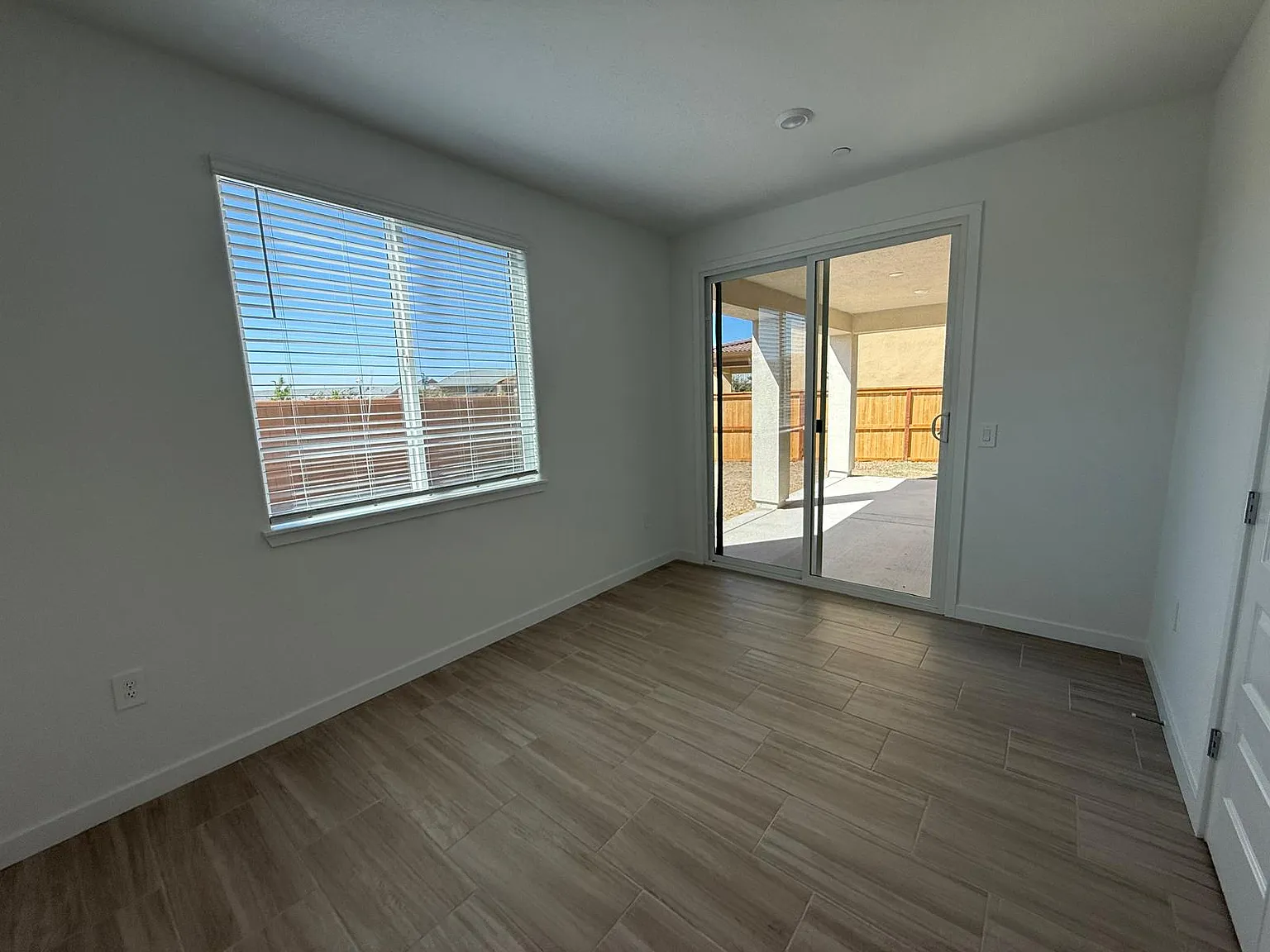 4 bed, 3.5 bath, 2107 sqft, $3,190 — Photo 4
