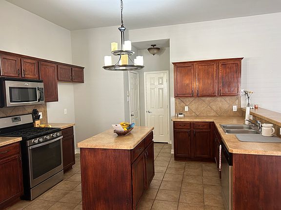 3rd image of 9832 Wild Ginger Dr