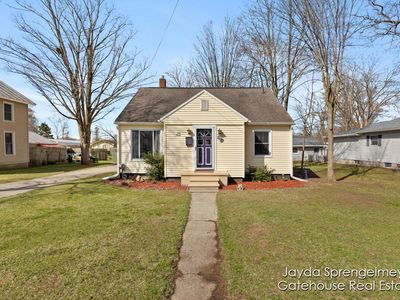 930 Lincoln Lake Ave SE, Lowell, MI, 49331