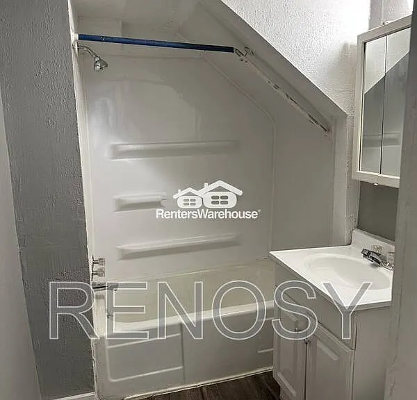732 19th St #2 — Photo 6