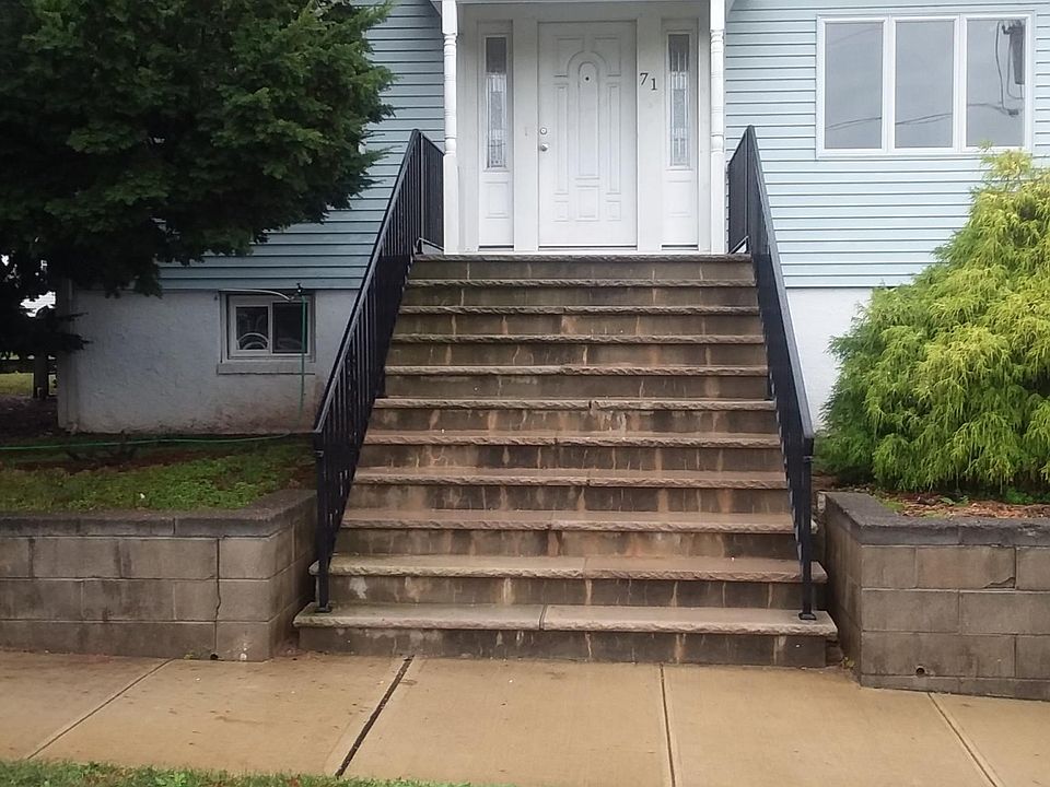 Entrance to first floor