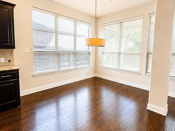 4th image of 7220 Ridgepoint Dr