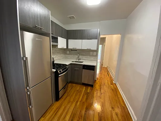 Rented by Premier Metro Realty Corp | media 32