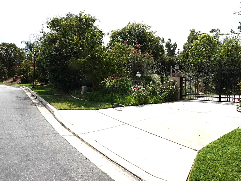 7535 Misty View Pl — Photo 11
