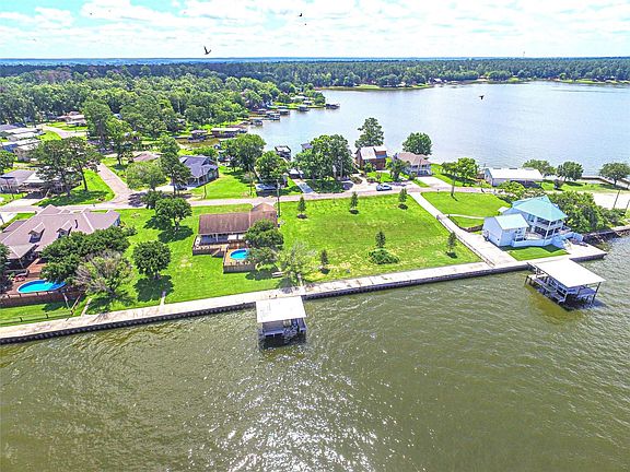 5th image of W Lake Shore Dr