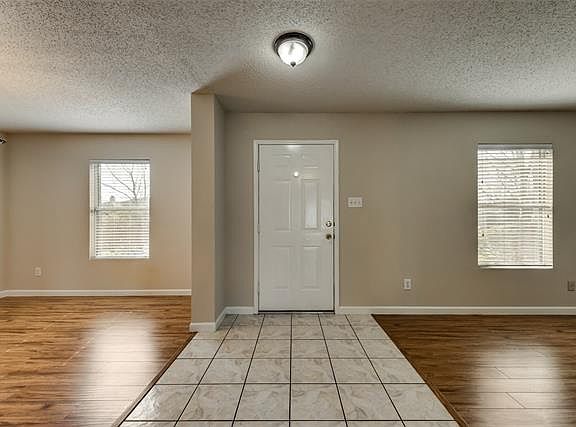 3rd image of 1425 Bumble Bee Dr