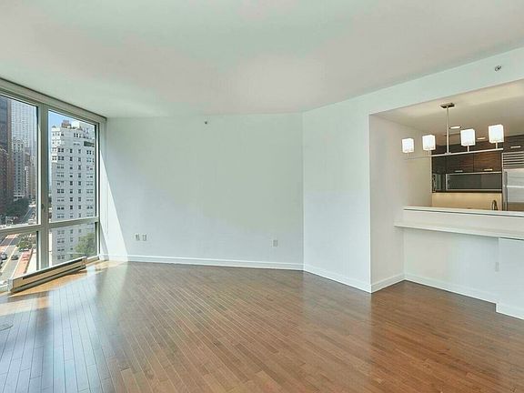 3rd image of 225 E 34th St APT 11E