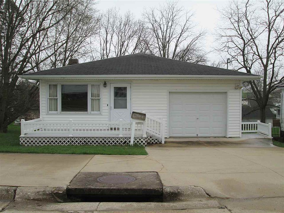1st image of 124 Cedar St