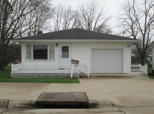 124 Cedar St, West Union, IA 52175