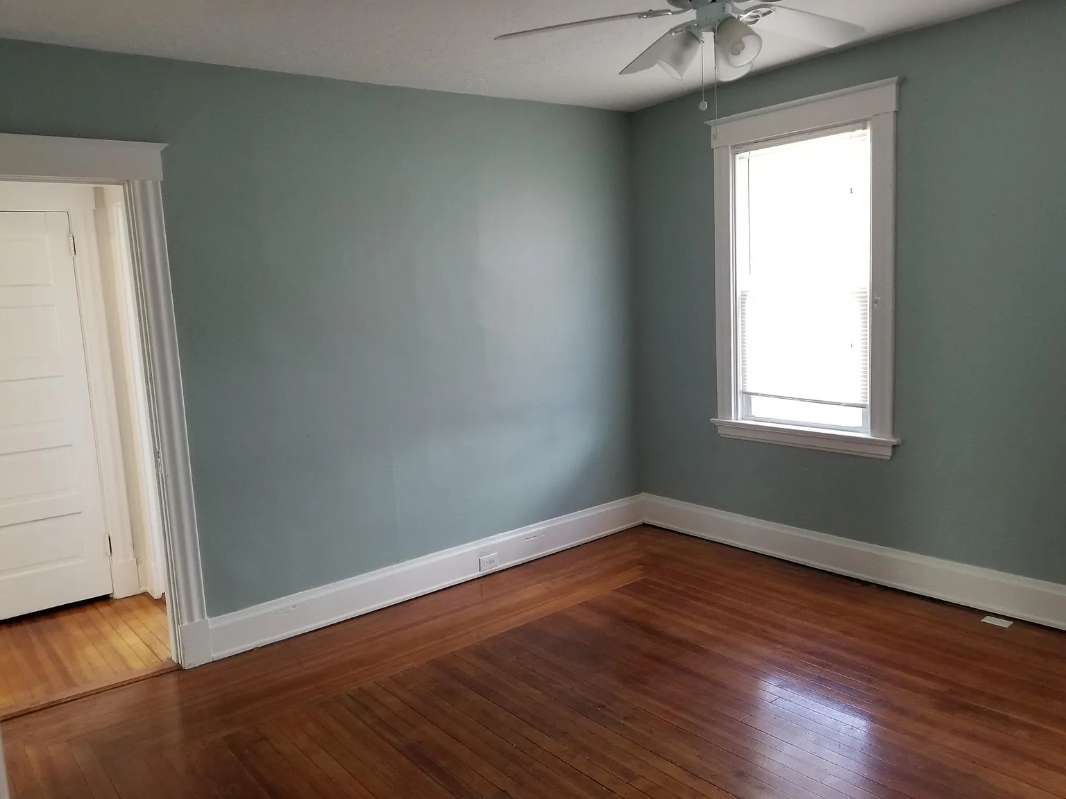 2 bed, 1050 sqft, $1,425 — Photo 3