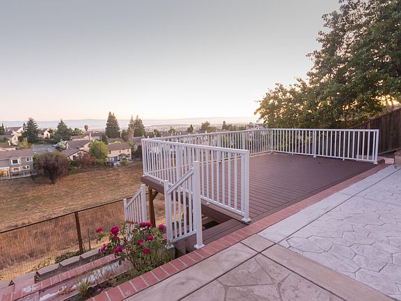 3rd image of 43553 Southerland Way