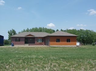 25898 Taft Pl, Mitchell, SD 57301