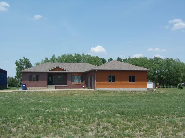 25898 Taft Pl, Mitchell, SD 57301