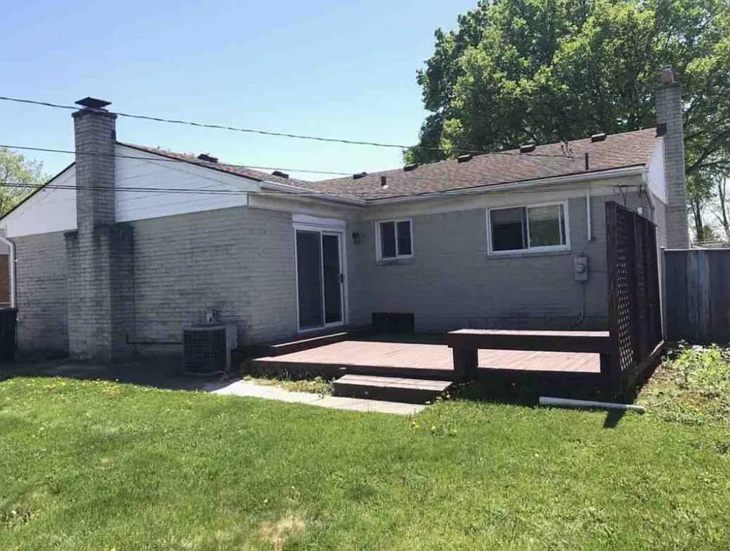 29200 Rayburn St — Photo 2