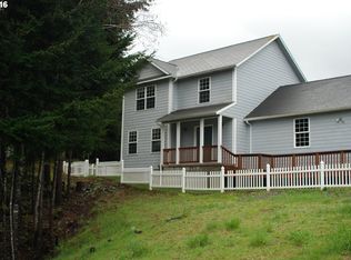 123 Providence Dr, Reedsport, OR 97467