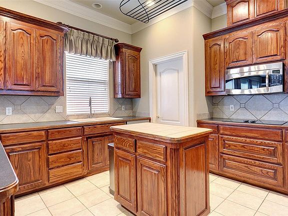 4th image of 4307 Portales Ct