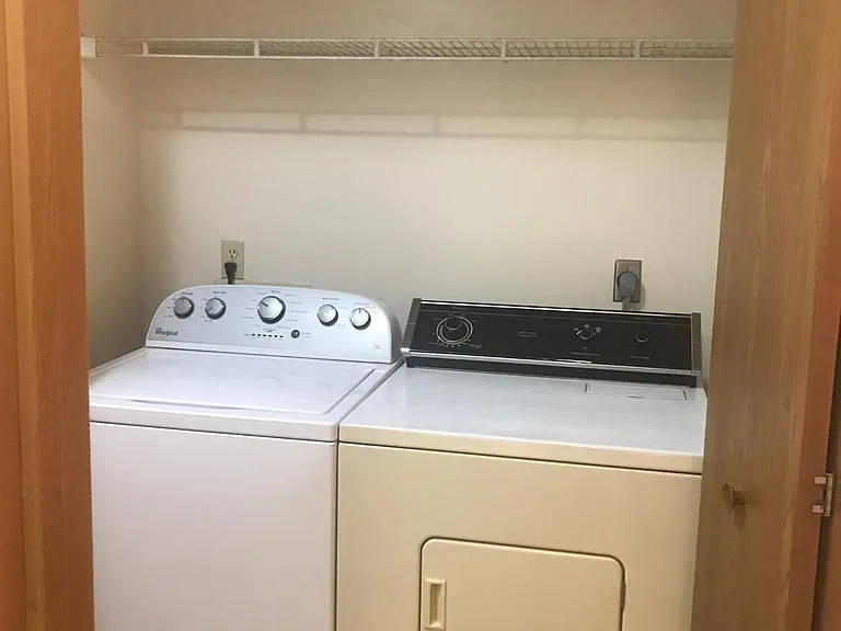 L-1208 W Jefferson St #L — Photo 20