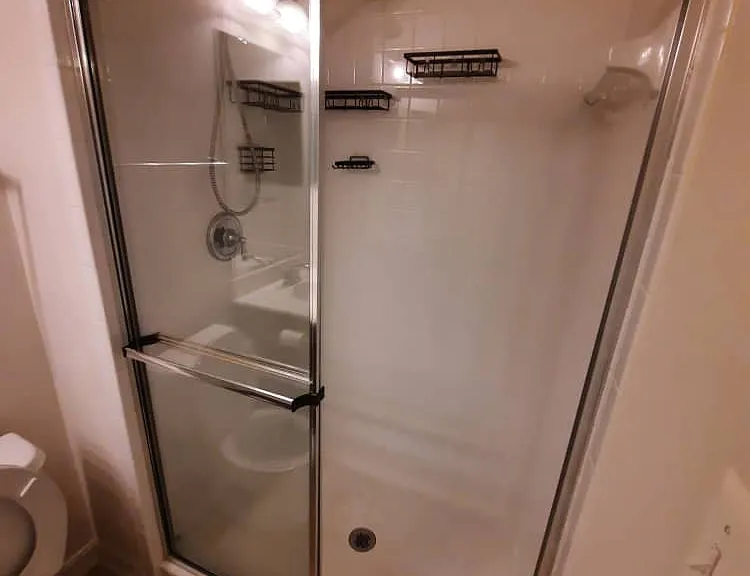 Finished Basement - Full (1) Bathroom
