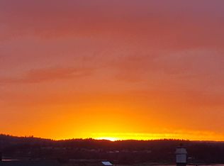 2777 Evening Glory Ct, Clinton, WA 98236