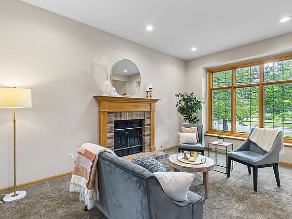 5th image of 2 Cranbrook Cir