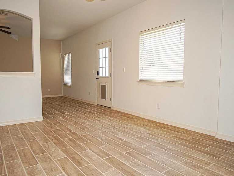 14613 Sunny Land Ave — Photo 9