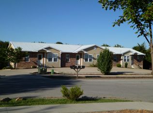 1100 SE Ray Dr APT A, Oak Grove, MO 64075