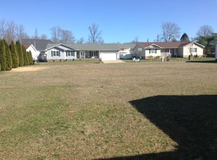 3 Betty Ln, Ona, WV 25545
