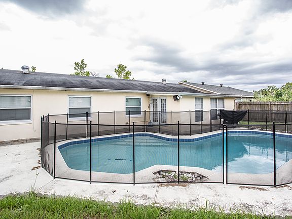 5th image of 5562 Penton Pl