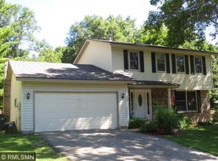 12430 Crowfoot Ct, Eden Prairie, MN 55344