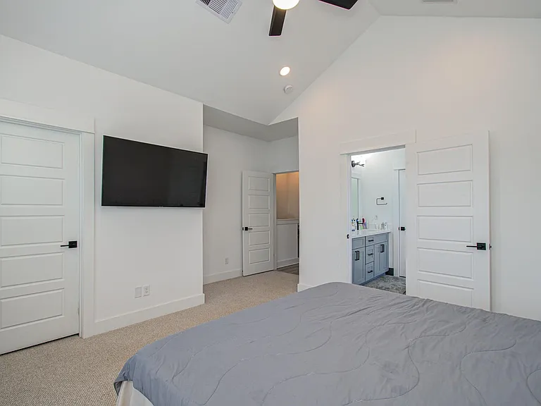 8325 Springwood Creek Ln — Photo 30