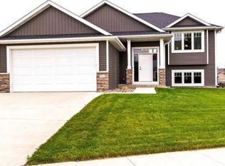 5232 Forest Knoll Dr SE, Rochester, MN 55904