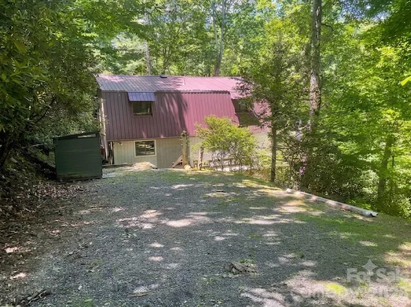903 Winterstar Loop, Burnsville, NC 28714