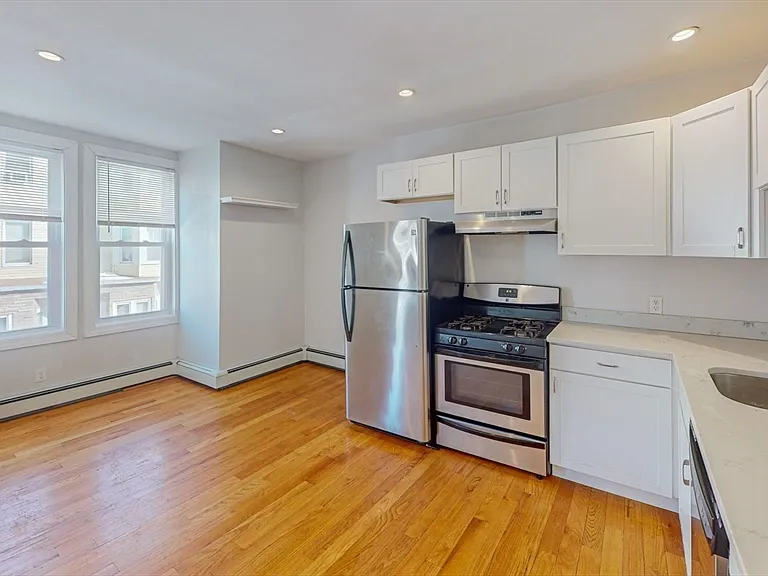 67 Marion St #2 — Photo 1