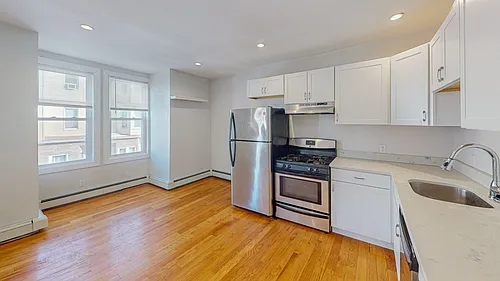 67 Marion St #2 Photo 1