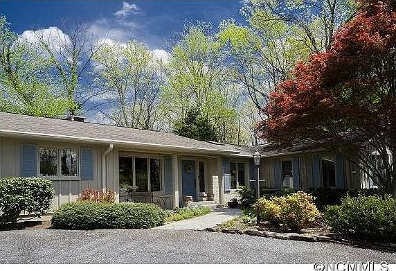 1st image of 1150 Carolina Dr