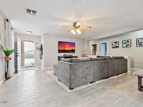 4th image of 11246 E SUNLAND Avenue