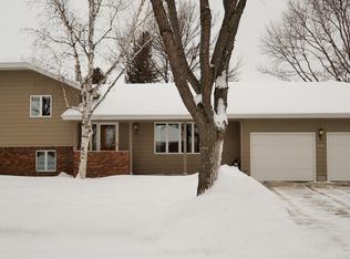 1310 Norwood Dr, Aberdeen, SD 57401