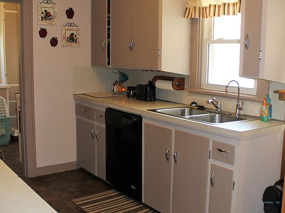 3rd image of 403 W Olive St