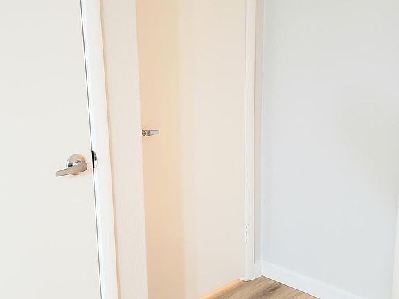 5th image of 3050 Tarpon Dr Unit 202