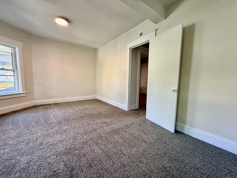 322 Taylor Ave #2 — Photo 4