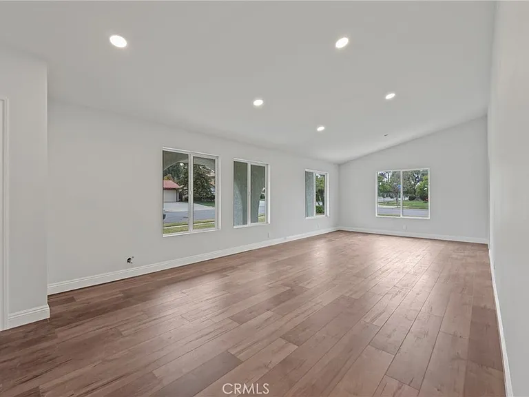 1624 Cordova Ave — Photo 9