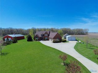 20585 Hull Prairie Rd, Bowling Green, OH 43402