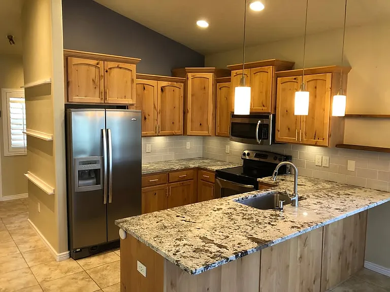 2224 W Mackay Ln — Photo 2