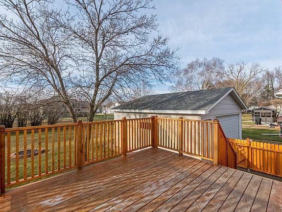 4th image of 5593 Lander Ave NE
