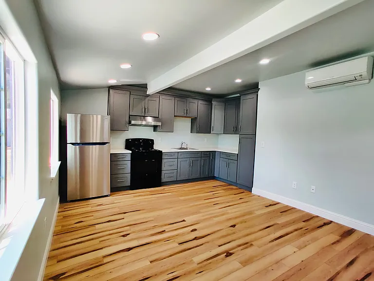 806 Carmel Ct #808 — Photo 2