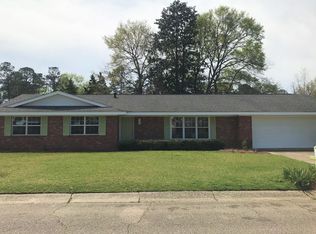 3006 Mesa Dr, Hattiesburg, MS 39402