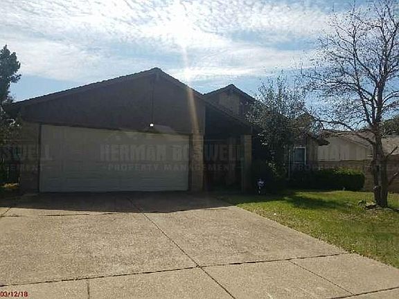 2nd image of 2809 Southpark Ln
